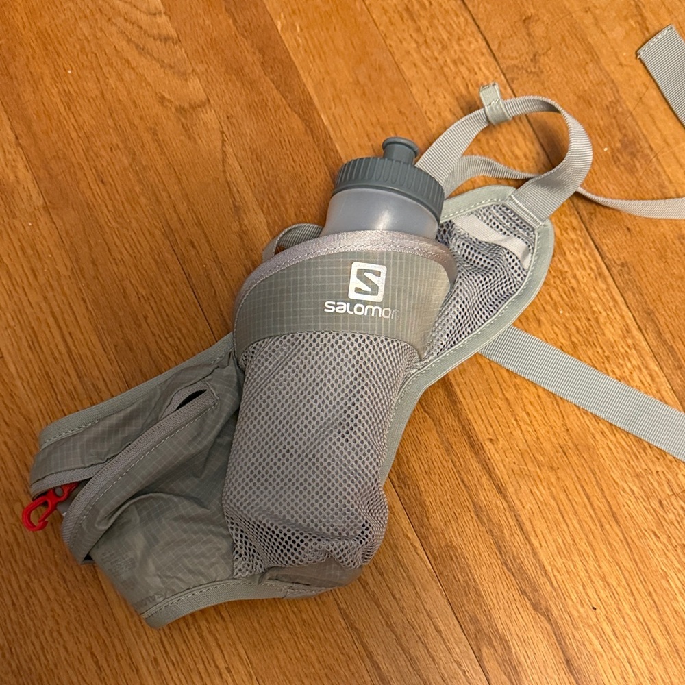 Salomon Gray Hydration Belt with Mesh Pocket